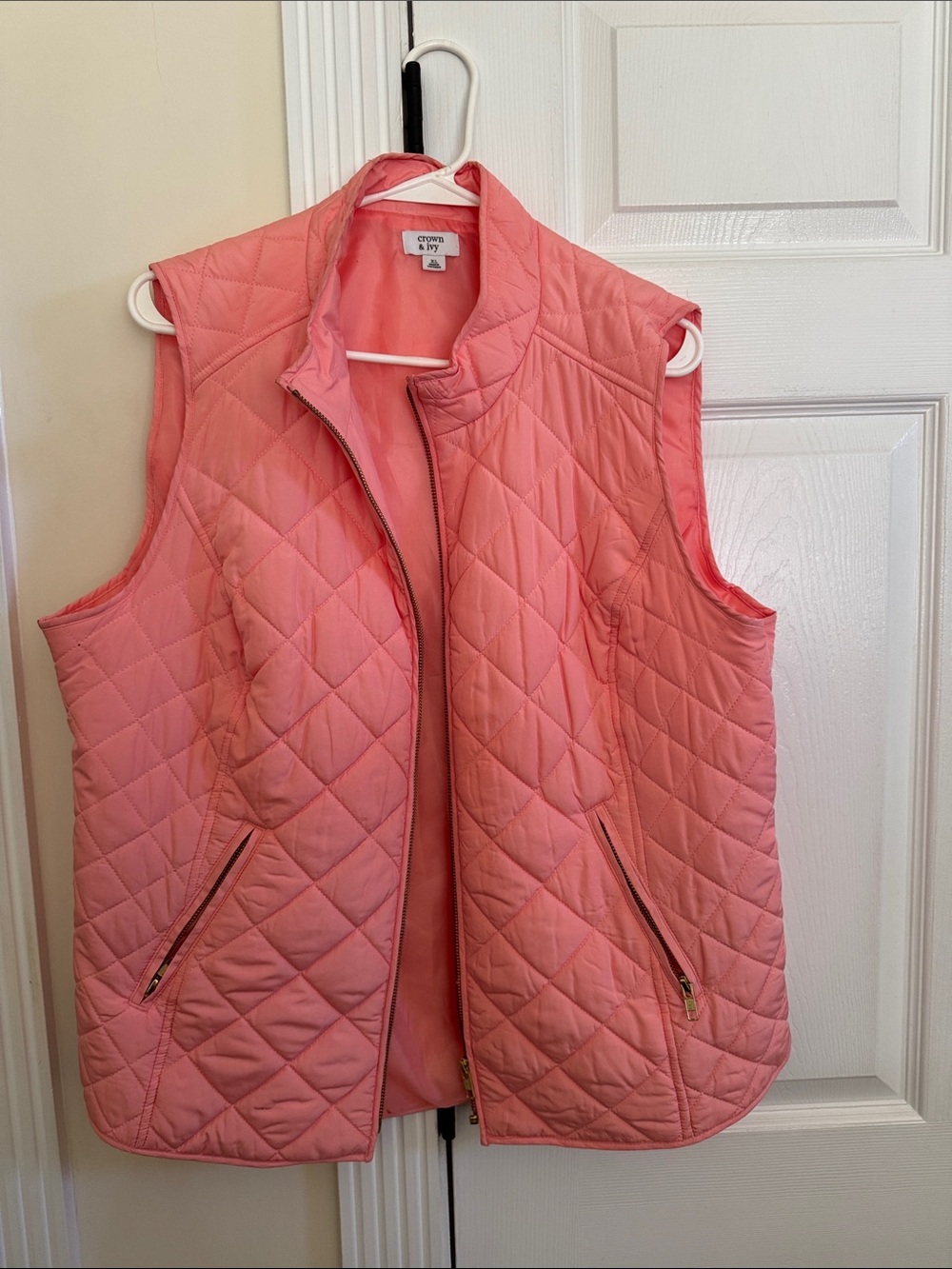 Crown & Ivy Quilted Coral Pink Sleeveless Puffer Vest